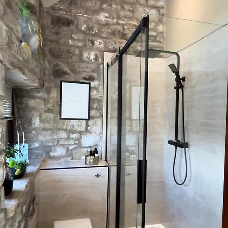 Luxury Retreat *