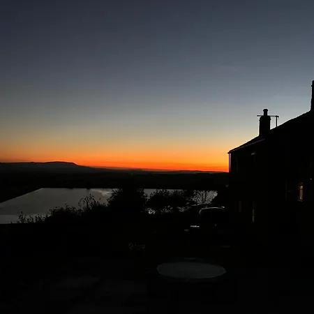 Luxury Above Reservoir With Sunrise-to-sunset Views